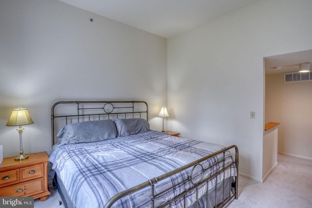 2705 CREEKSIDE DR, Newark, DE 19711