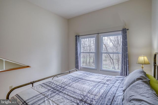 2705 CREEKSIDE DR, Newark, DE 19711