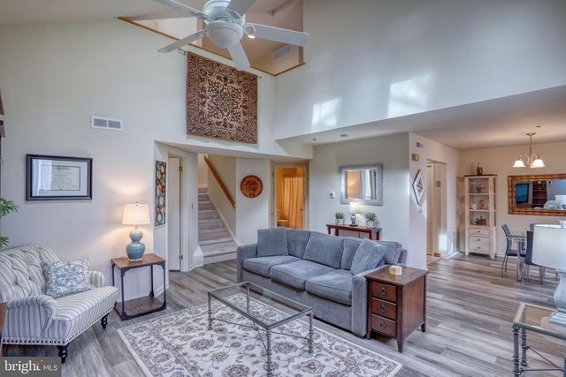 2705 CREEKSIDE DR, Newark, DE 19711