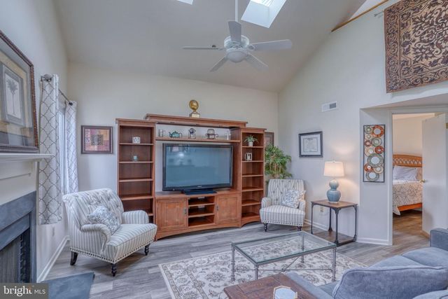 2705 CREEKSIDE DR, Newark, DE 19711