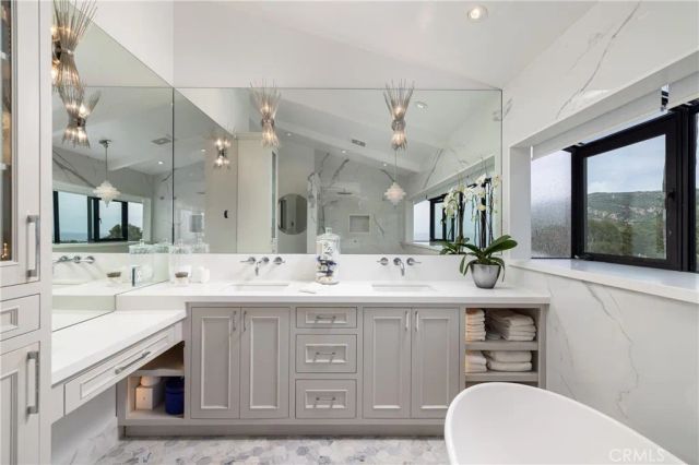 230 High Drive, Laguna Beach, CA 92651