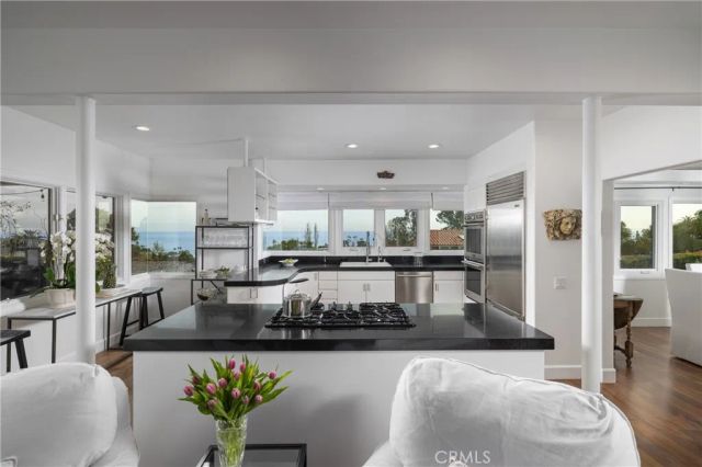 230 High Drive, Laguna Beach, CA 92651