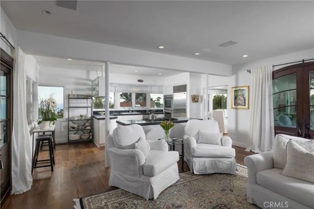 230 High Drive, Laguna Beach, CA 92651