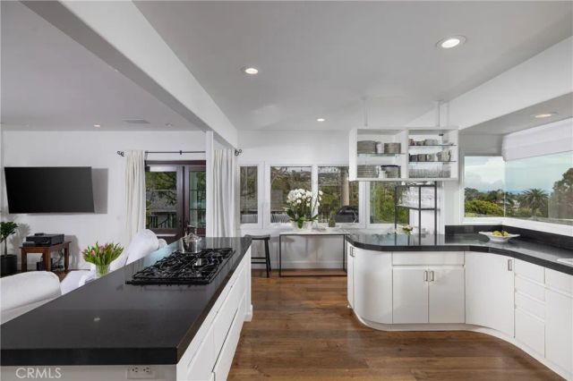 230 High Drive, Laguna Beach, CA 92651