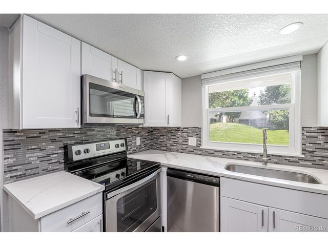 972 S Pitkin Ct, Aurora, CO 80017