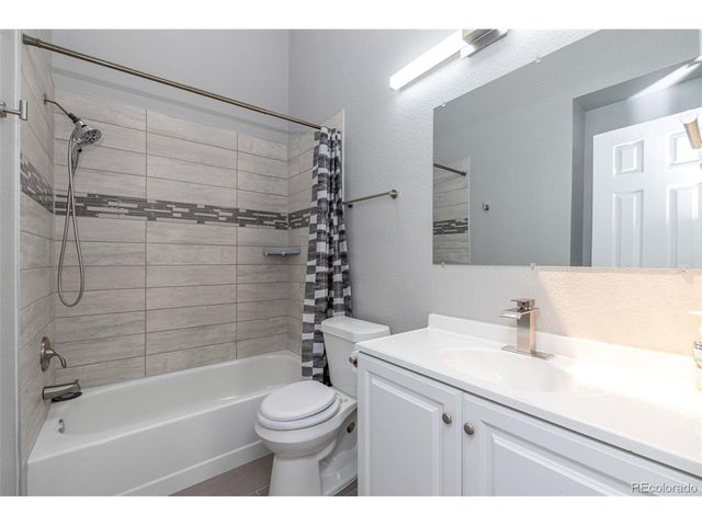 972 S Pitkin Ct, Aurora, CO 80017
