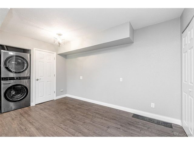 972 S Pitkin Ct, Aurora, CO 80017