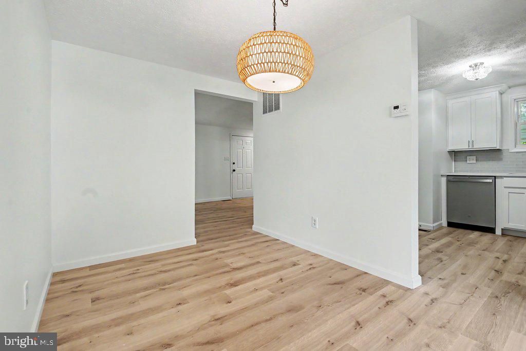 Image 7 of property listing at 8614 MANORFIELD RD, Baltimore, MD 21236