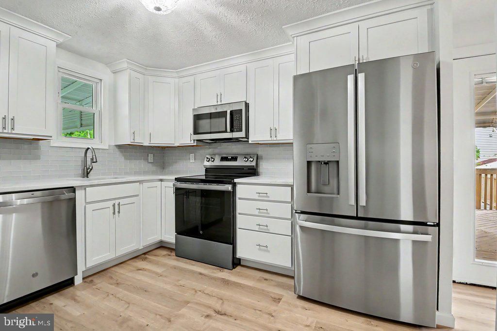 Image 9 of property listing at 8614 MANORFIELD RD, Baltimore, MD 21236