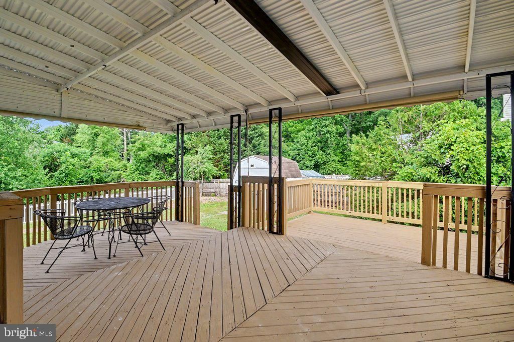 Image 11 of property listing at 8614 MANORFIELD RD, Baltimore, MD 21236