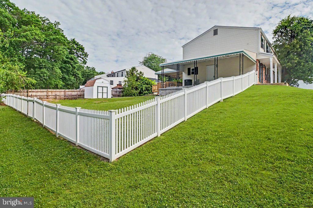 Image 16 of property listing at 8614 MANORFIELD RD, Baltimore, MD 21236