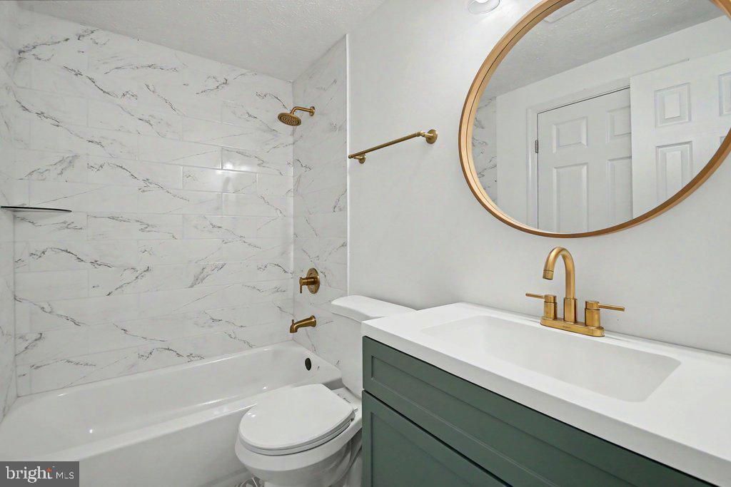 Image 17 of property listing at 8614 MANORFIELD RD, Baltimore, MD 21236