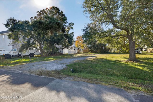 305 Birmingham Avenue, Carolina Beach, NC 28428