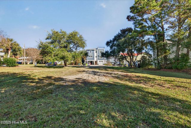 305 Birmingham Avenue, Carolina Beach, NC 28428