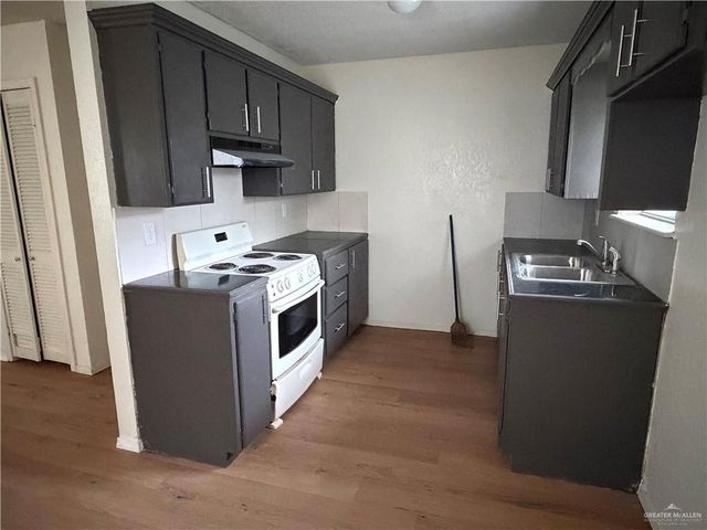 904 W Caffery Avenue 2, Pharr, TX 78577