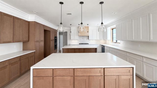 295 Georgian Drive, Paramus, NJ 07652