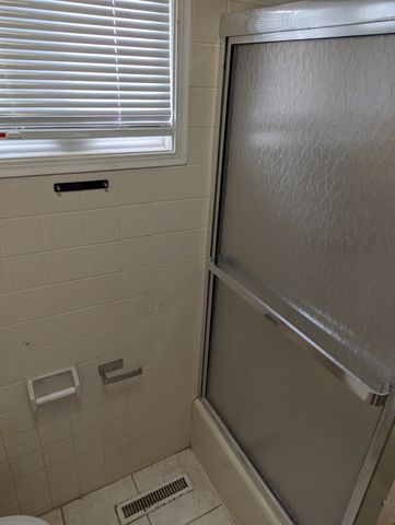 2507 W Howard Street, Chicago, IL 60645