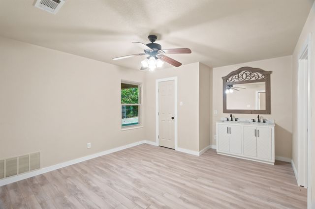 328 Silver Lane, Azle, TX 76020