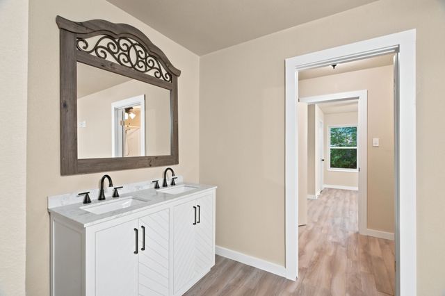 328 Silver Lane, Azle, TX 76020
