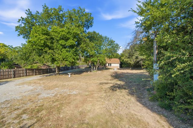 328 Silver Lane, Azle, TX 76020
