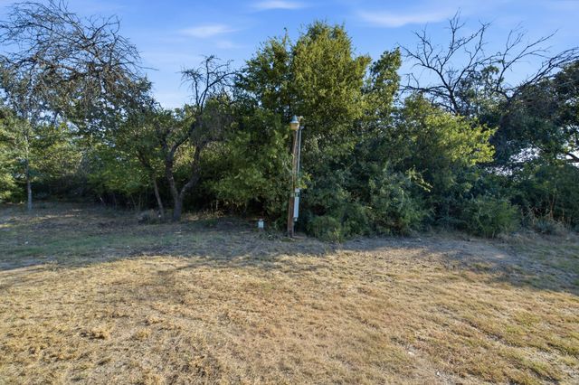 328 Silver Lane, Azle, TX 76020