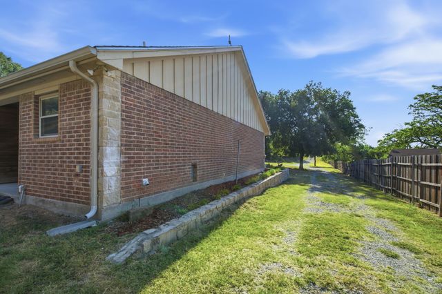 328 Silver Lane, Azle, TX 76020