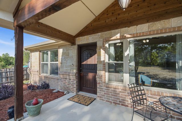 328 Silver Lane, Azle, TX 76020