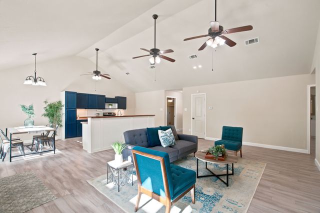 328 Silver Lane, Azle, TX 76020