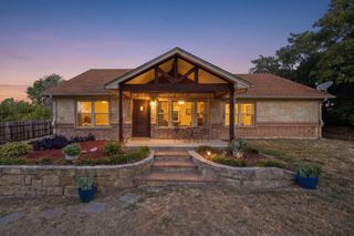328 Silver Lane, Azle, TX 76020