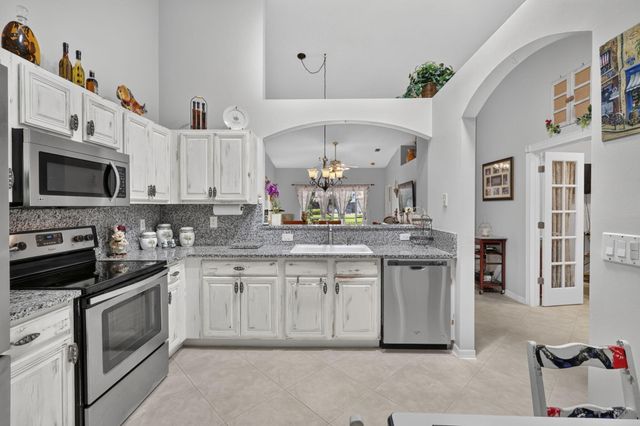 2100 Stonington Terrace, West Palm Beach, FL 33411