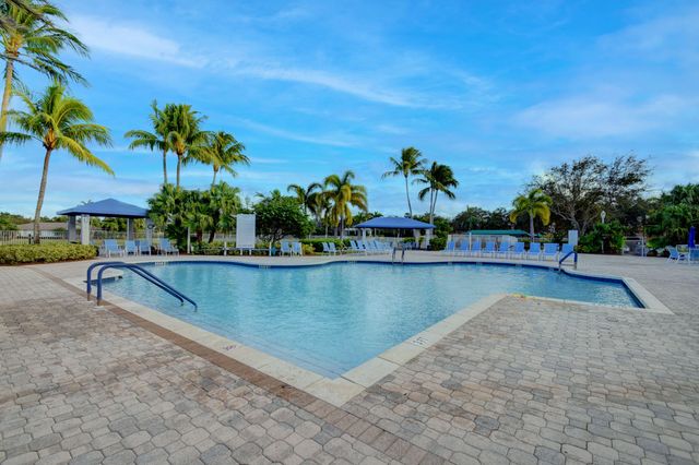 2100 Stonington Terrace, West Palm Beach, FL 33411