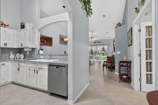 2100 Stonington Terrace, West Palm Beach, FL 33411