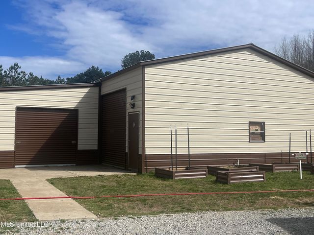 767 Mt Olive Road, Byhalia, MS 38611