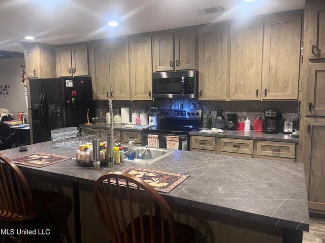 767 Mt Olive Road, Byhalia, MS 38611