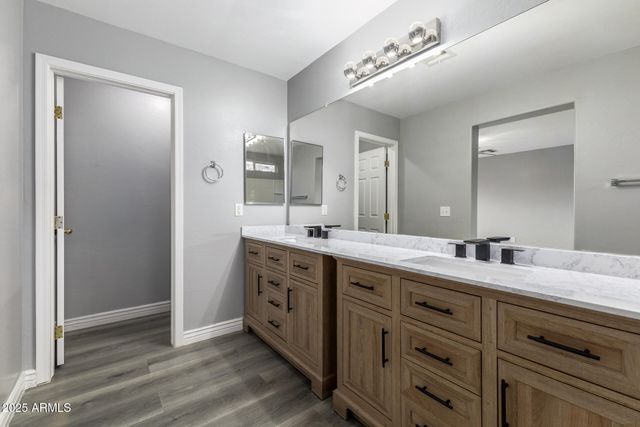 3006 W FERRUCCIO Place, Phoenix, AZ 85086