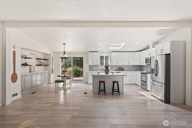 12407 207th Avenue E, Bonney Lake, WA 98391