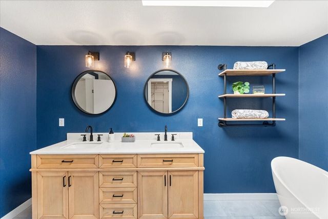 12407 207th Avenue E, Bonney Lake, WA 98391