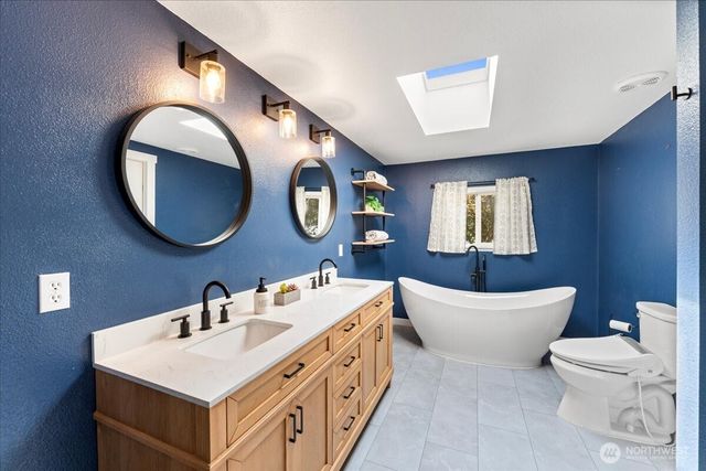 12407 207th Avenue E, Bonney Lake, WA 98391