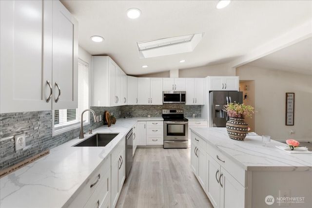 12407 207th Avenue E, Bonney Lake, WA 98391