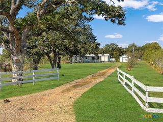 5108 Cowan Road, Flatonia, TX 78941