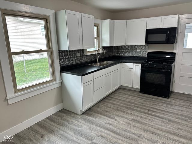 316 N College Avenue, Greencastle, IN 46135