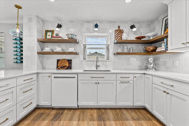 4331 Long Grove Drive, Seabrook, TX 77586