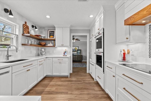 4331 Long Grove Drive, Seabrook, TX 77586