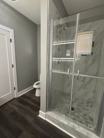7518 S Ridgeland Avenue, Chicago, IL 60649
