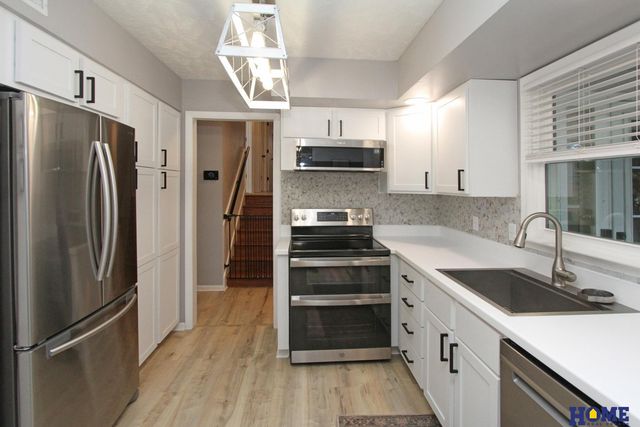 610 Teakwood Drive, Lincoln, NE 68510