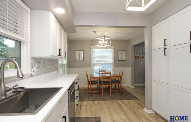 610 Teakwood Drive, Lincoln, NE 68510