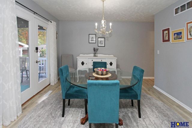 610 Teakwood Drive, Lincoln, NE 68510