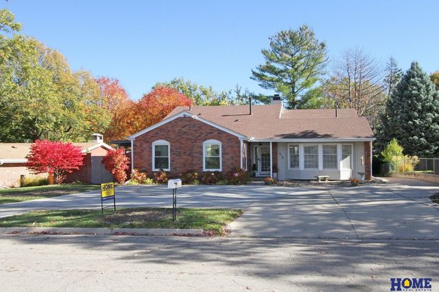 610 Teakwood Drive, Lincoln, NE 68510