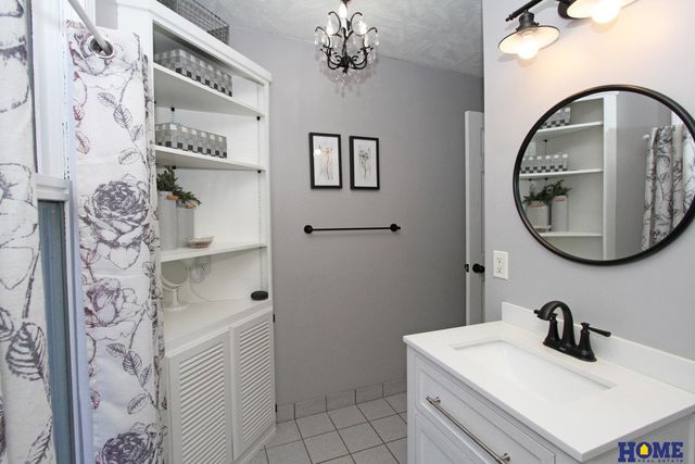 610 Teakwood Drive, Lincoln, NE 68510