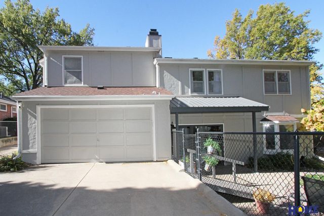 610 Teakwood Drive, Lincoln, NE 68510